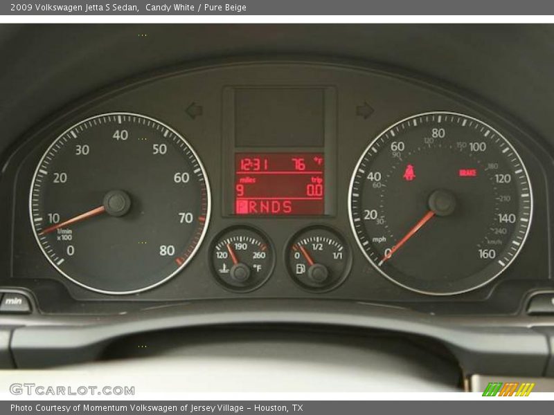 Candy White / Pure Beige 2009 Volkswagen Jetta S Sedan