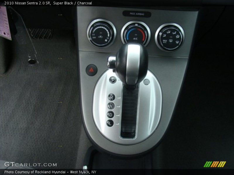 Super Black / Charcoal 2010 Nissan Sentra 2.0 SR