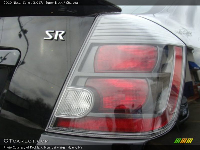 Super Black / Charcoal 2010 Nissan Sentra 2.0 SR