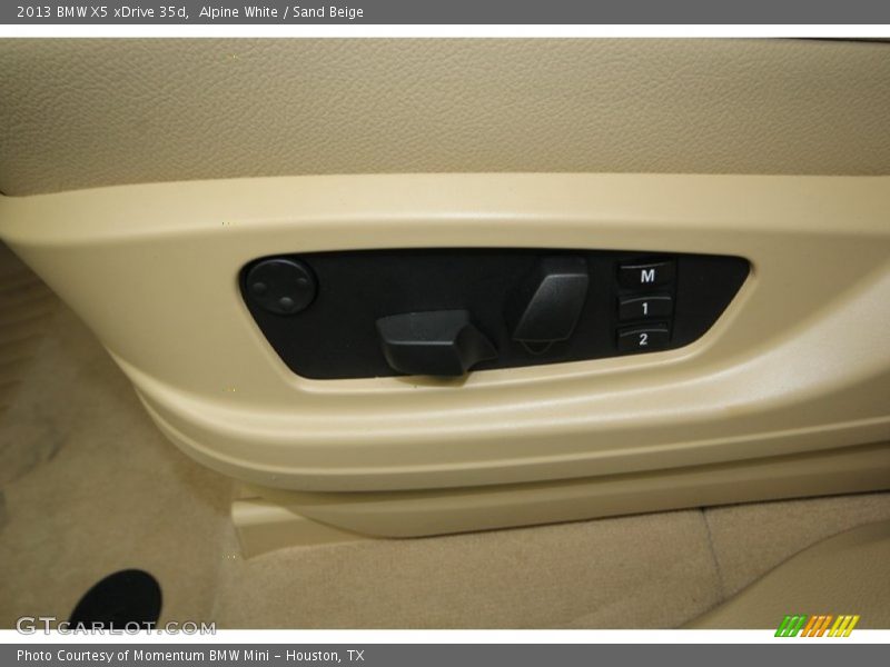 Alpine White / Sand Beige 2013 BMW X5 xDrive 35d