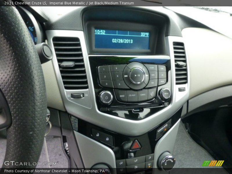 Controls of 2011 Cruze LS