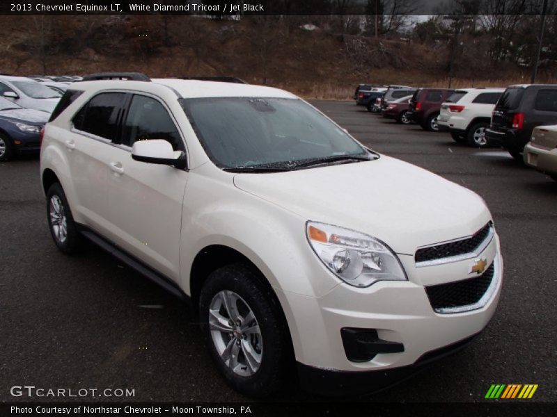 Front 3/4 View of 2013 Equinox LT