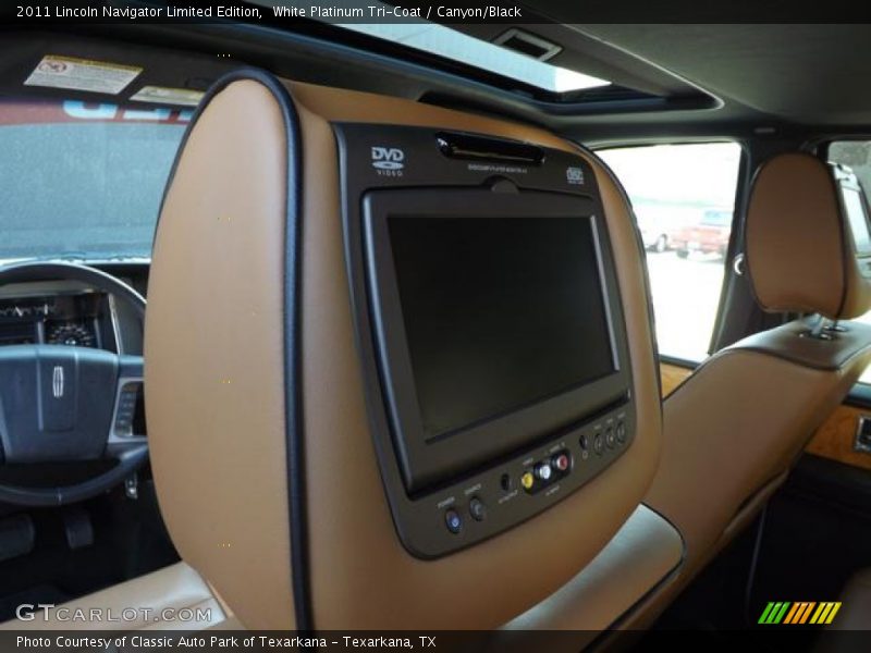 Entertainment System of 2011 Navigator Limited Edition
