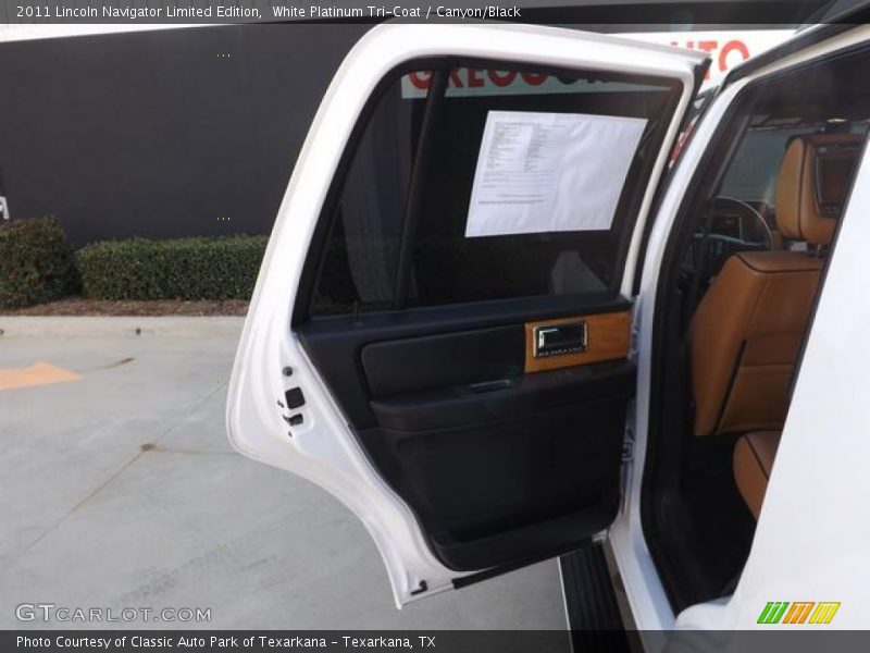 White Platinum Tri-Coat / Canyon/Black 2011 Lincoln Navigator Limited Edition