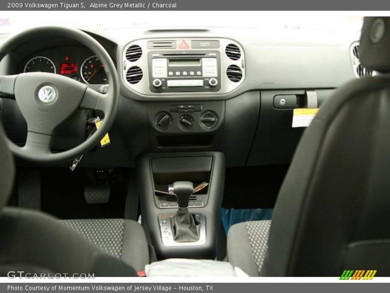 Alpine Grey Metallic / Charcoal 2009 Volkswagen Tiguan S