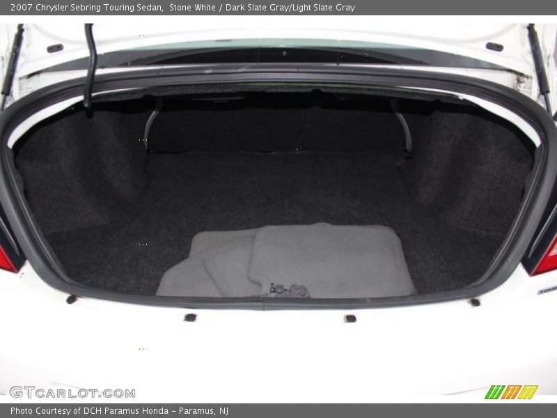  2007 Sebring Touring Sedan Trunk