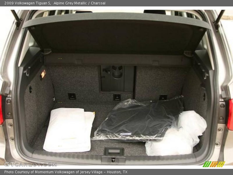Alpine Grey Metallic / Charcoal 2009 Volkswagen Tiguan S