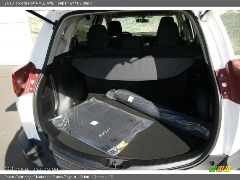 Super White / Black 2013 Toyota RAV4 XLE AWD