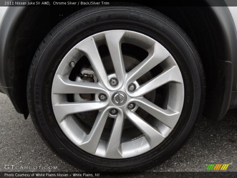 Chrome Silver / Black/Silver Trim 2011 Nissan Juke SV AWD