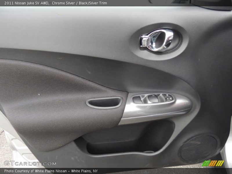 Chrome Silver / Black/Silver Trim 2011 Nissan Juke SV AWD