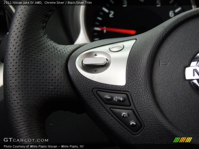 Chrome Silver / Black/Silver Trim 2011 Nissan Juke SV AWD