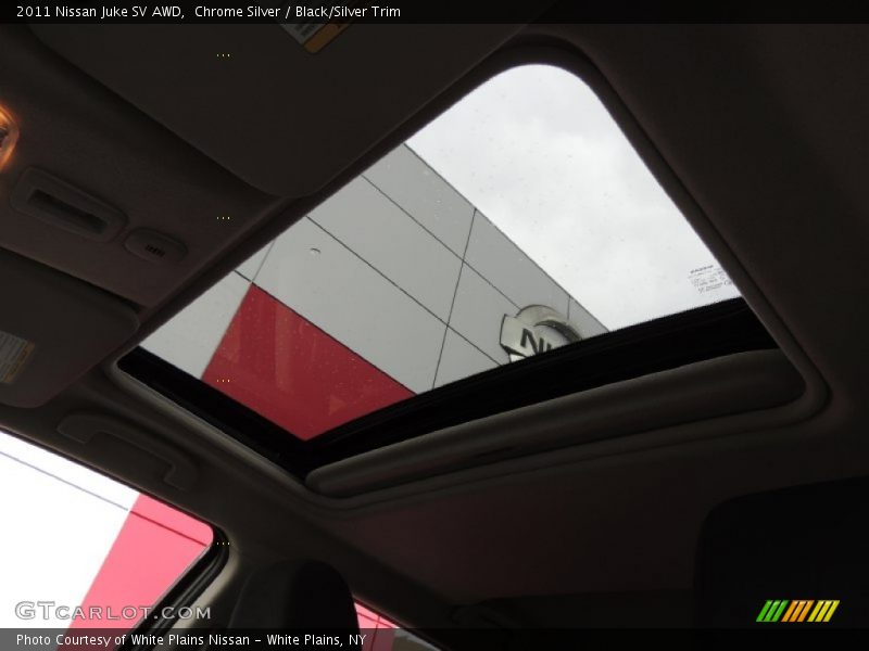 Chrome Silver / Black/Silver Trim 2011 Nissan Juke SV AWD