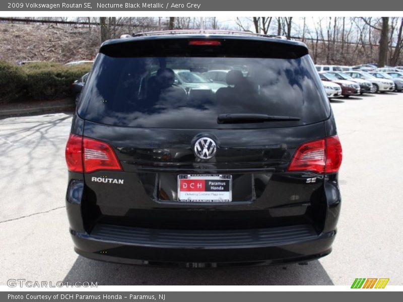 Nocturne Black Metallic / Aero Grey 2009 Volkswagen Routan SE
