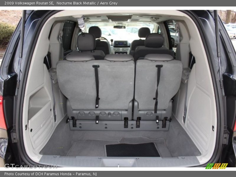  2009 Routan SE Trunk