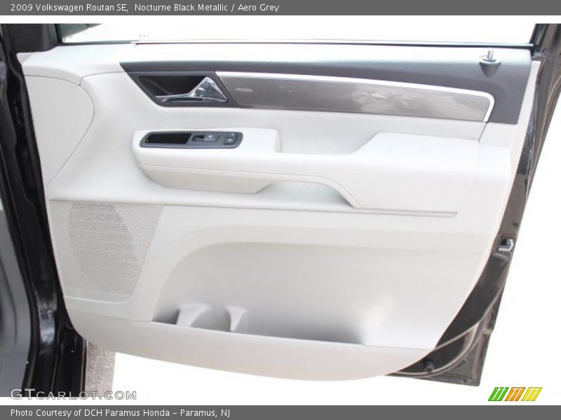Door Panel of 2009 Routan SE
