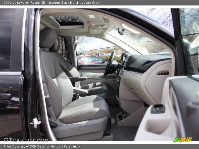 Nocturne Black Metallic / Aero Grey 2009 Volkswagen Routan SE