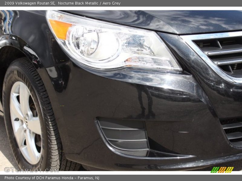 Nocturne Black Metallic / Aero Grey 2009 Volkswagen Routan SE