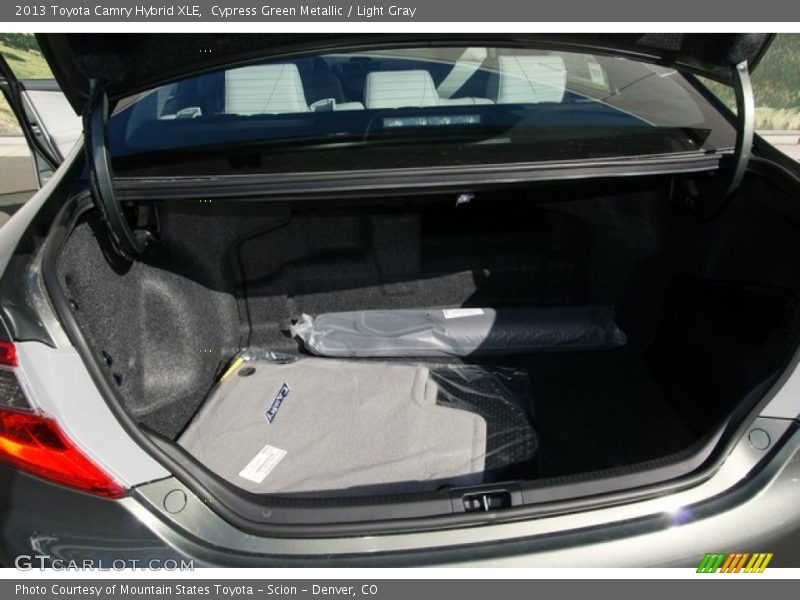 Cypress Green Metallic / Light Gray 2013 Toyota Camry Hybrid XLE