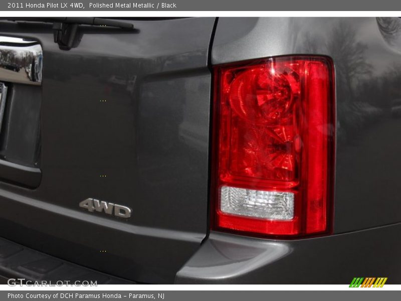 Polished Metal Metallic / Black 2011 Honda Pilot LX 4WD