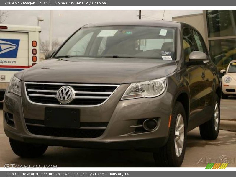 Alpine Grey Metallic / Charcoal 2009 Volkswagen Tiguan S