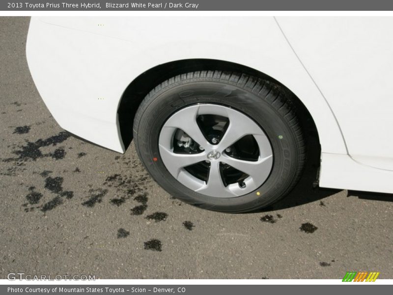 Blizzard White Pearl / Dark Gray 2013 Toyota Prius Three Hybrid