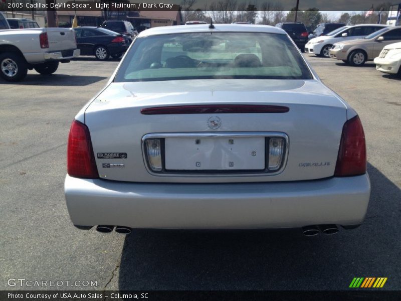 Light Platinum / Dark Gray 2005 Cadillac DeVille Sedan