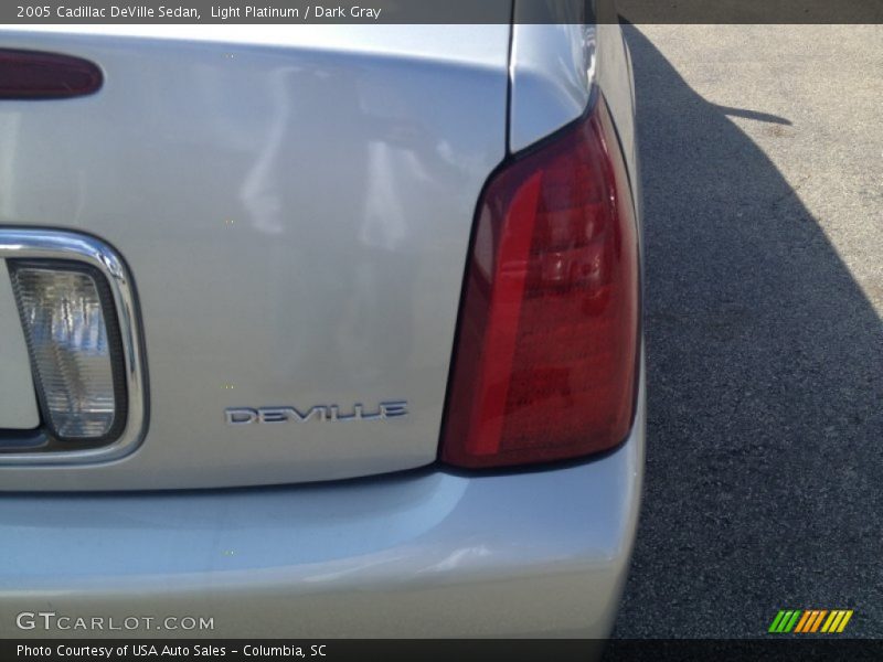 Light Platinum / Dark Gray 2005 Cadillac DeVille Sedan