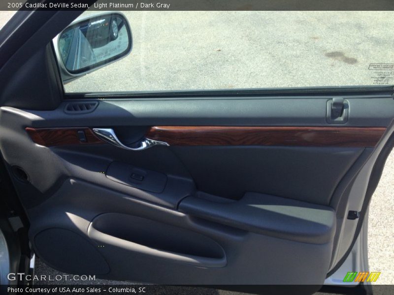 Light Platinum / Dark Gray 2005 Cadillac DeVille Sedan