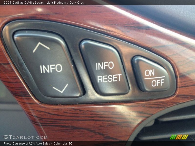 Light Platinum / Dark Gray 2005 Cadillac DeVille Sedan