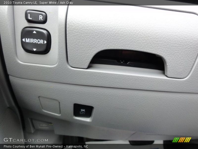Super White / Ash Gray 2010 Toyota Camry LE