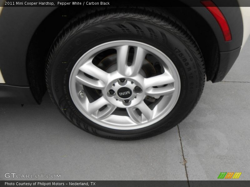 Pepper White / Carbon Black 2011 Mini Cooper Hardtop