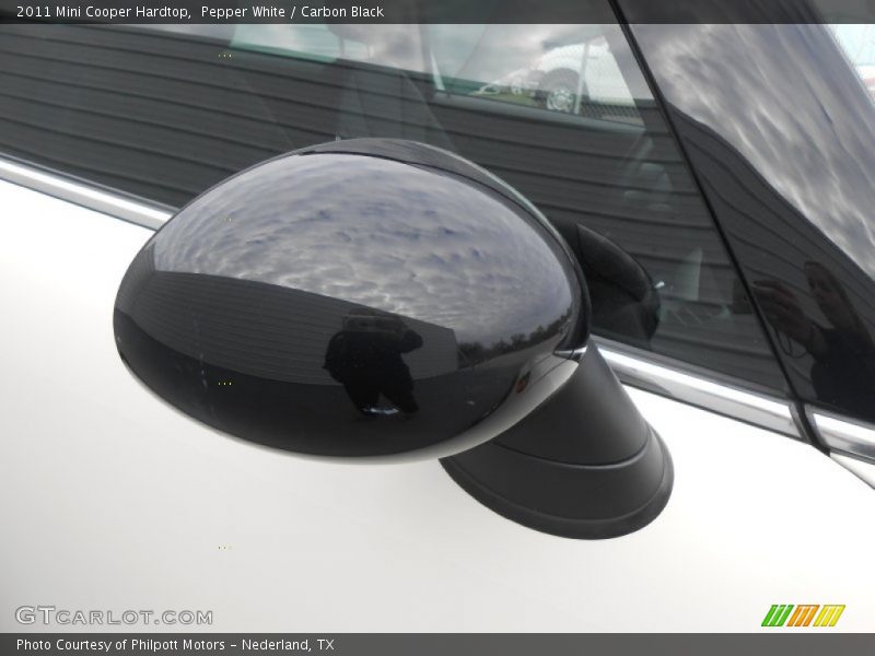 Pepper White / Carbon Black 2011 Mini Cooper Hardtop