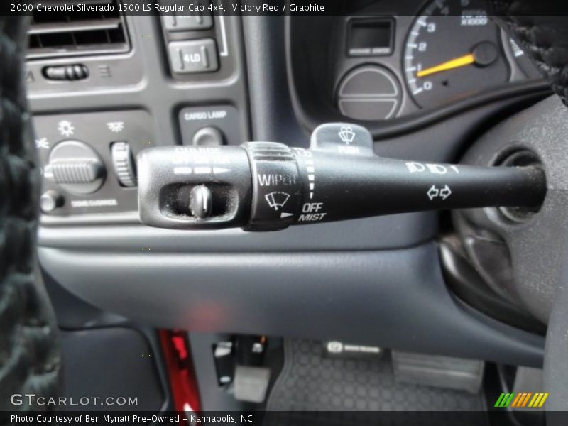 Controls of 2000 Silverado 1500 LS Regular Cab 4x4