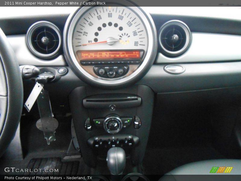 Pepper White / Carbon Black 2011 Mini Cooper Hardtop