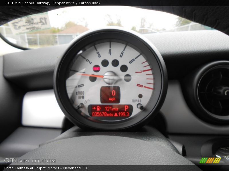 Pepper White / Carbon Black 2011 Mini Cooper Hardtop