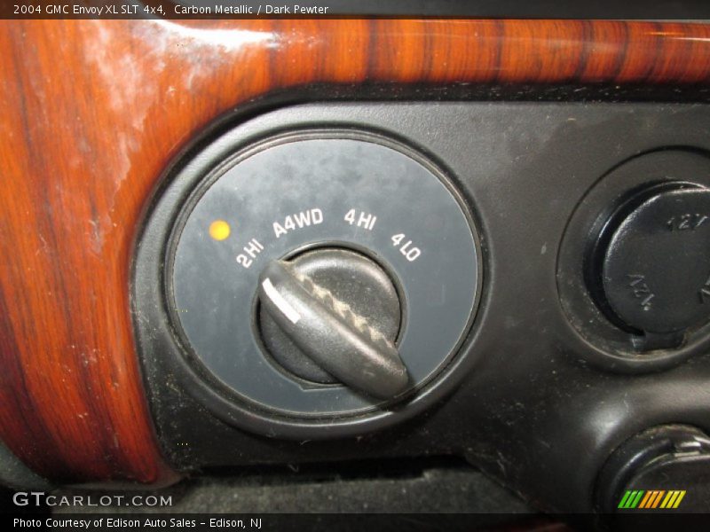 Controls of 2004 Envoy XL SLT 4x4