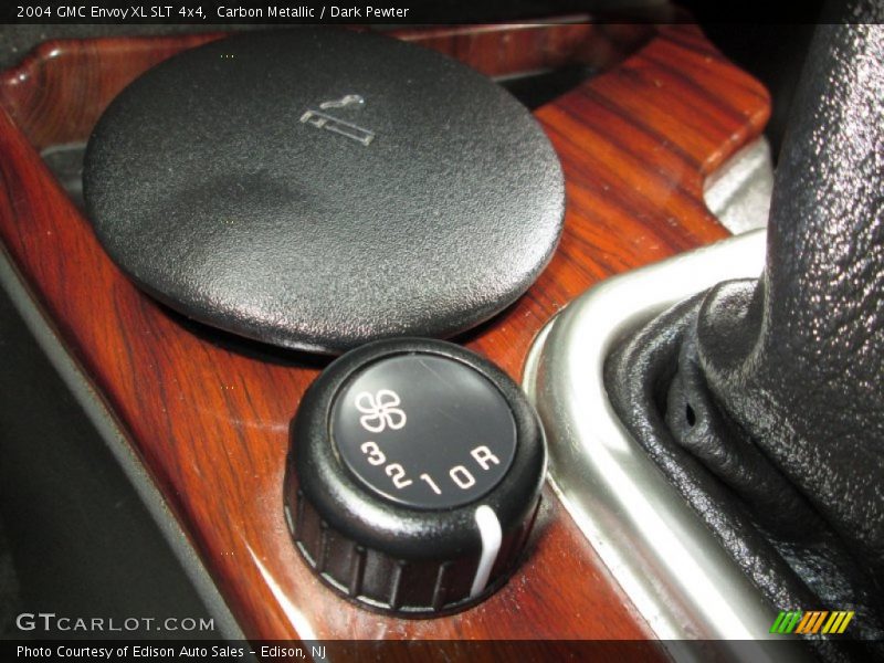 Controls of 2004 Envoy XL SLT 4x4