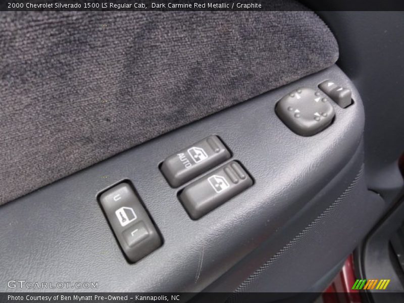 Controls of 2000 Silverado 1500 LS Regular Cab