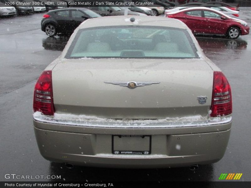 Linen Gold Metallic / Dark Slate Gray/Light Graystone 2006 Chrysler 300 C HEMI