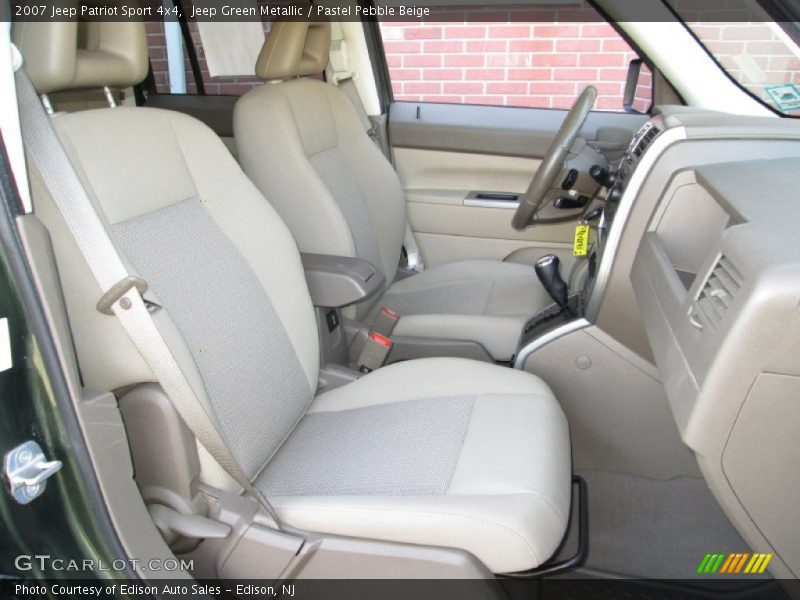 Front Seat of 2007 Patriot Sport 4x4
