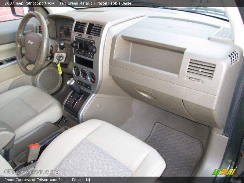 Dashboard of 2007 Patriot Sport 4x4