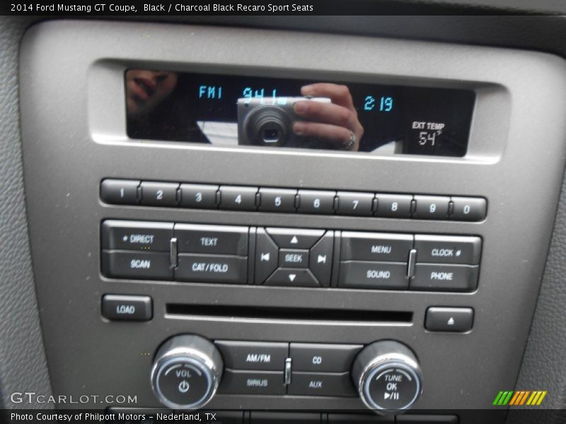 Controls of 2014 Mustang GT Coupe