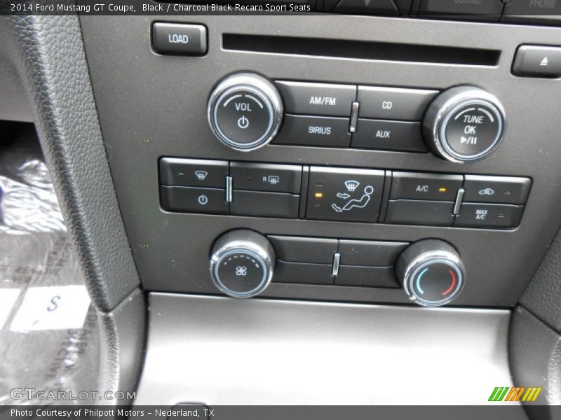 Controls of 2014 Mustang GT Coupe