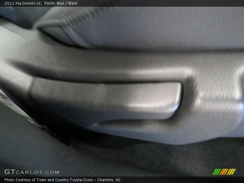 Pacific Blue / Black 2011 Kia Sorento LX