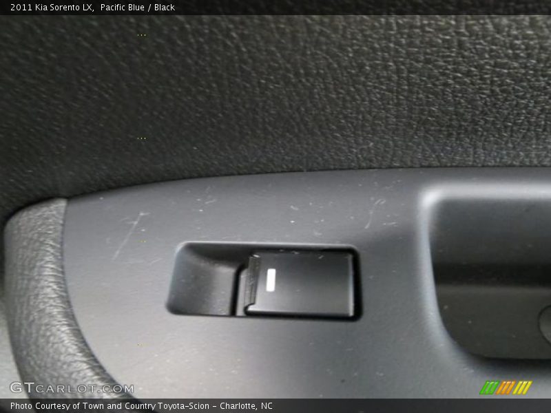 Pacific Blue / Black 2011 Kia Sorento LX