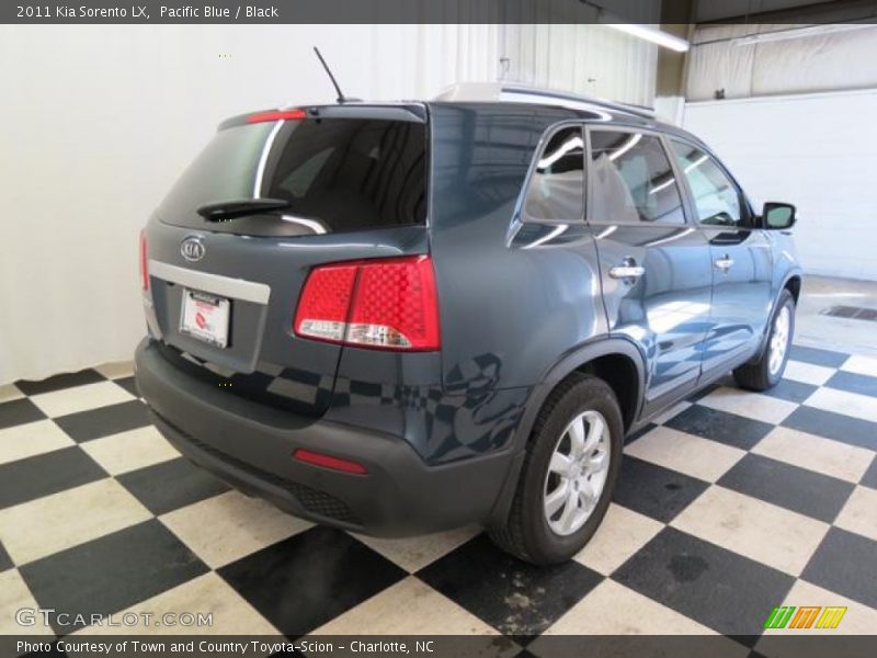Pacific Blue / Black 2011 Kia Sorento LX