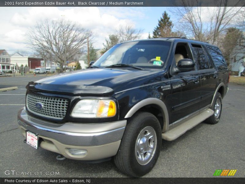 Front 3/4 View of 2001 Expedition Eddie Bauer 4x4