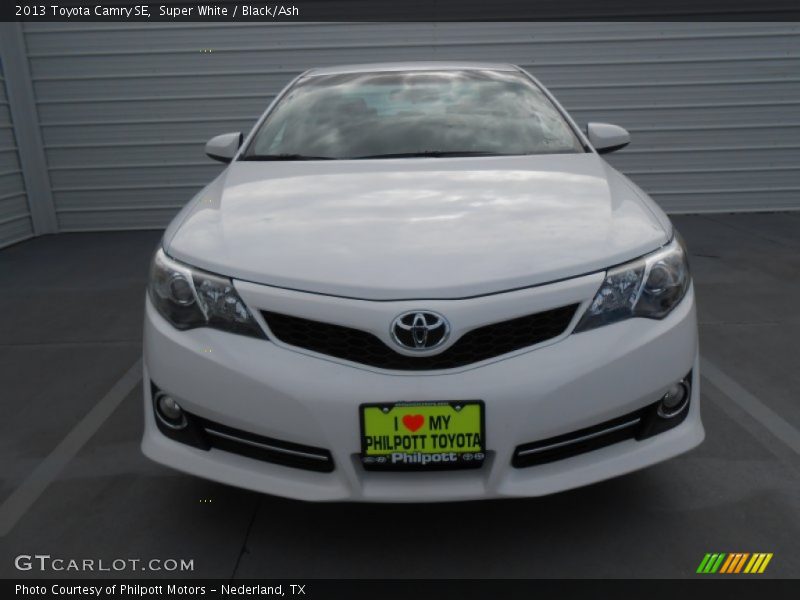 Super White / Black/Ash 2013 Toyota Camry SE