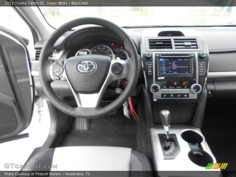 Super White / Black/Ash 2013 Toyota Camry SE