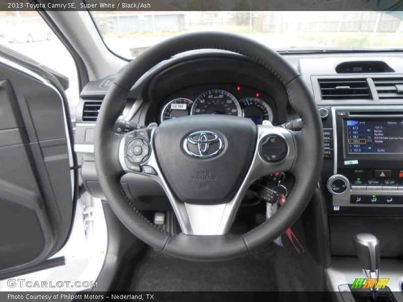 Super White / Black/Ash 2013 Toyota Camry SE